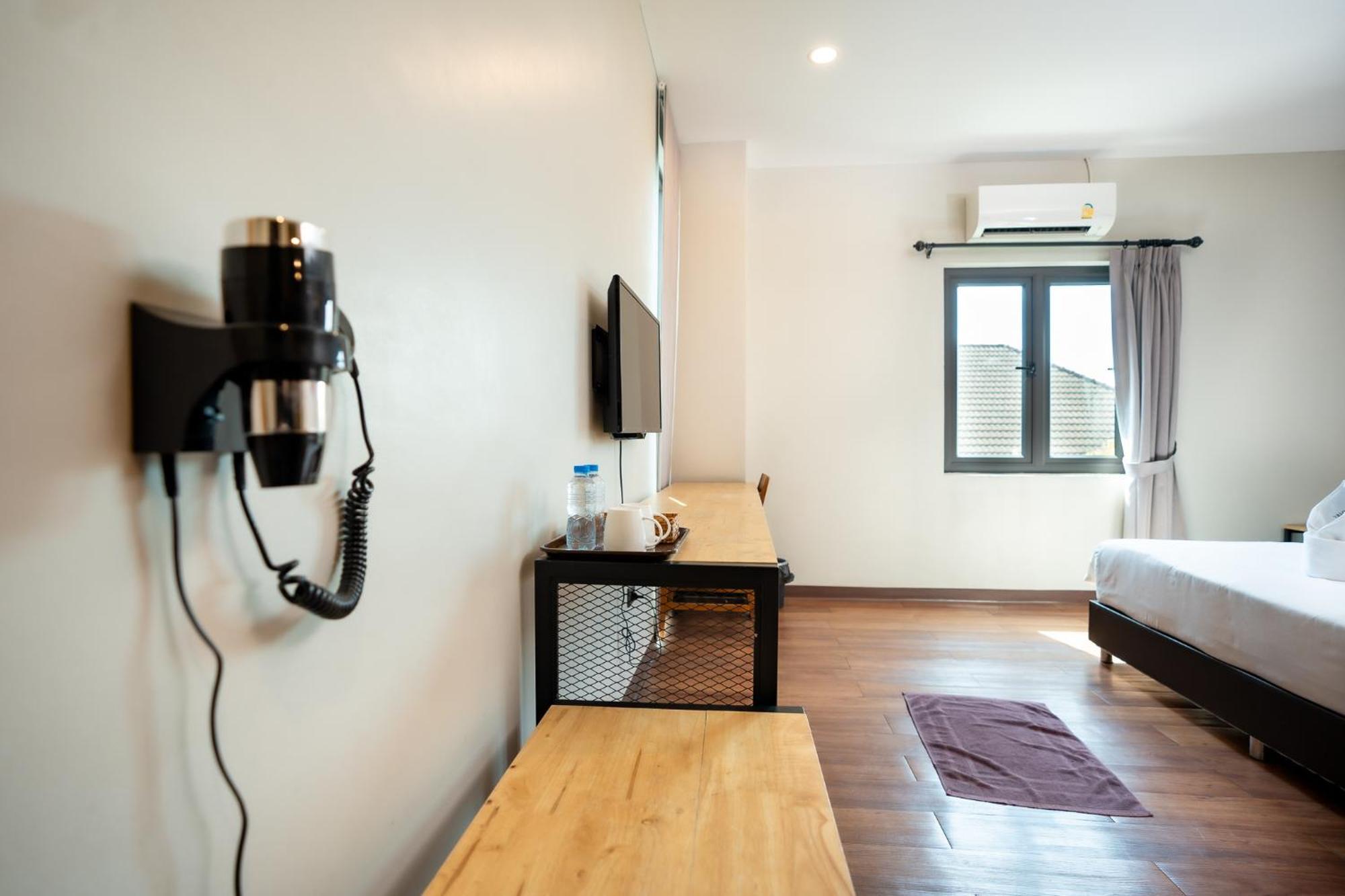 Siri Hotel Vientiane Exterior photo