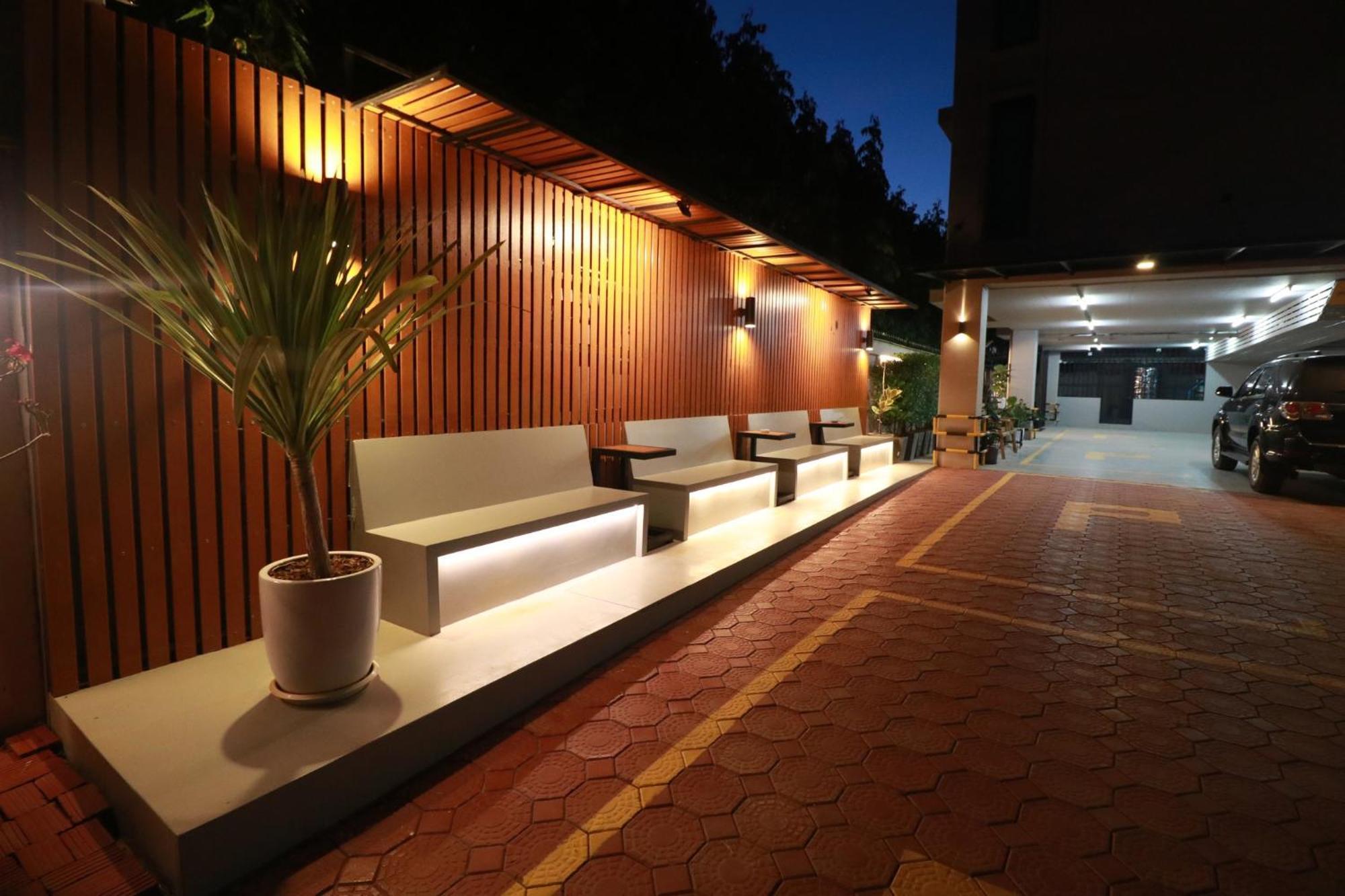 Siri Hotel Vientiane Exterior photo